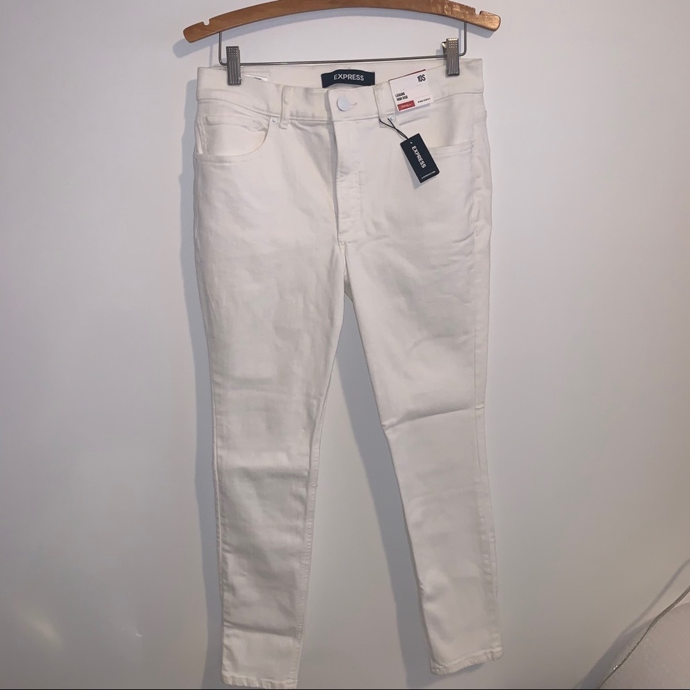 Express white jeans size 10 Short
